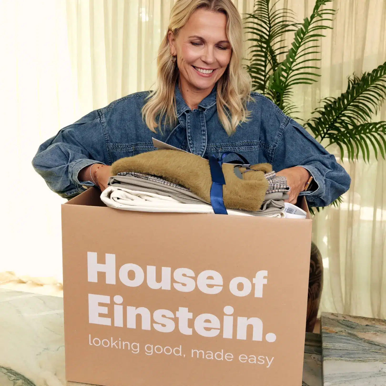 Stylist maakt kledingbox van House of Einstein